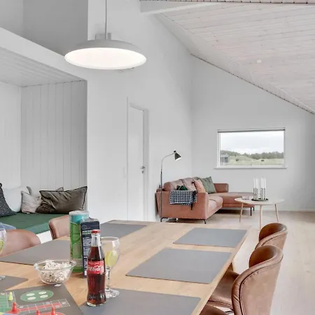 Holiday home Arlina Lokken